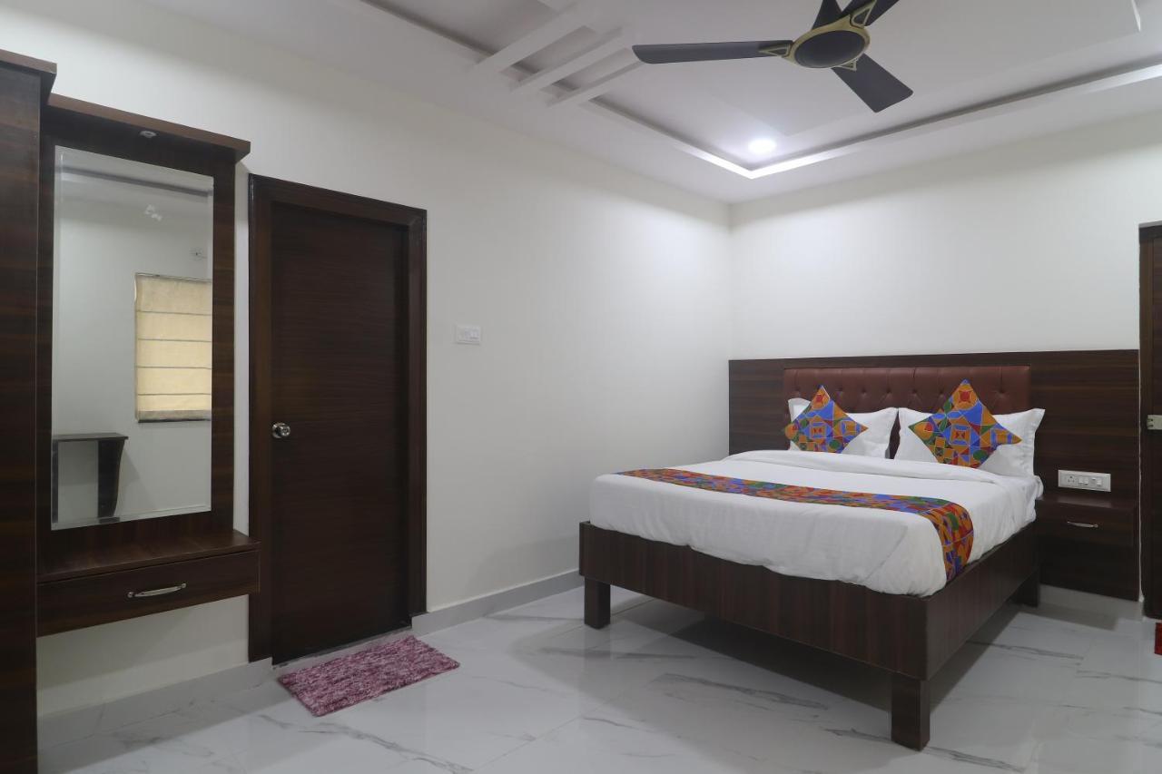 Unique Homestays Kondapur  Bagian luar foto