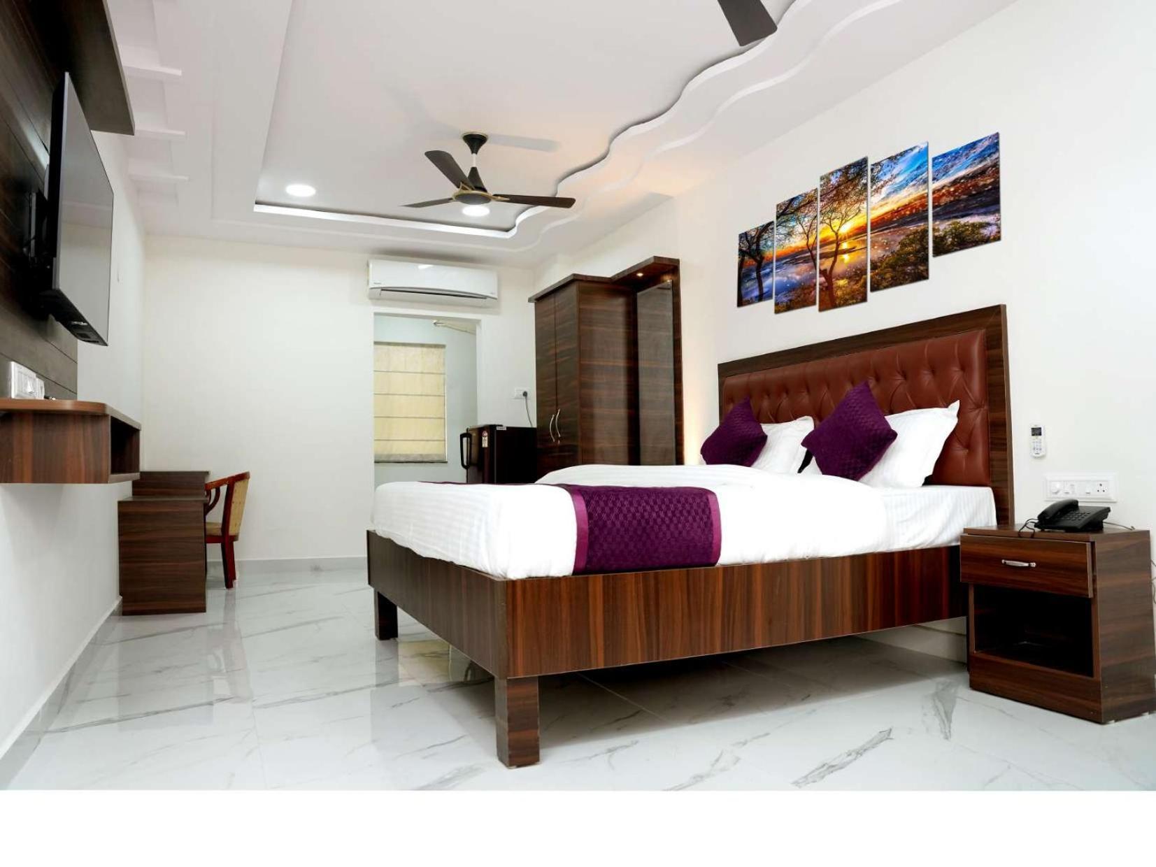 Unique Homestays Kondapur  Bagian luar foto